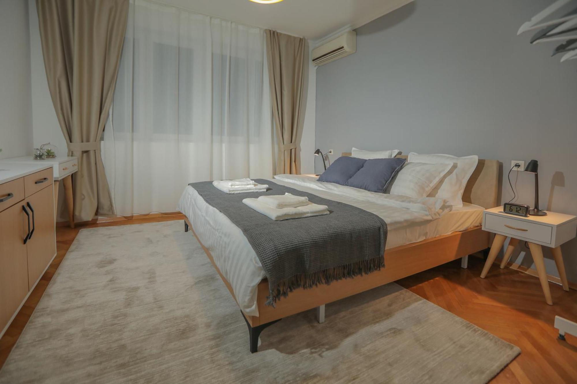 Central M - 5 Apartments Скопье Экстерьер фото